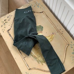 Alphalete Forest Green Aero Leggings